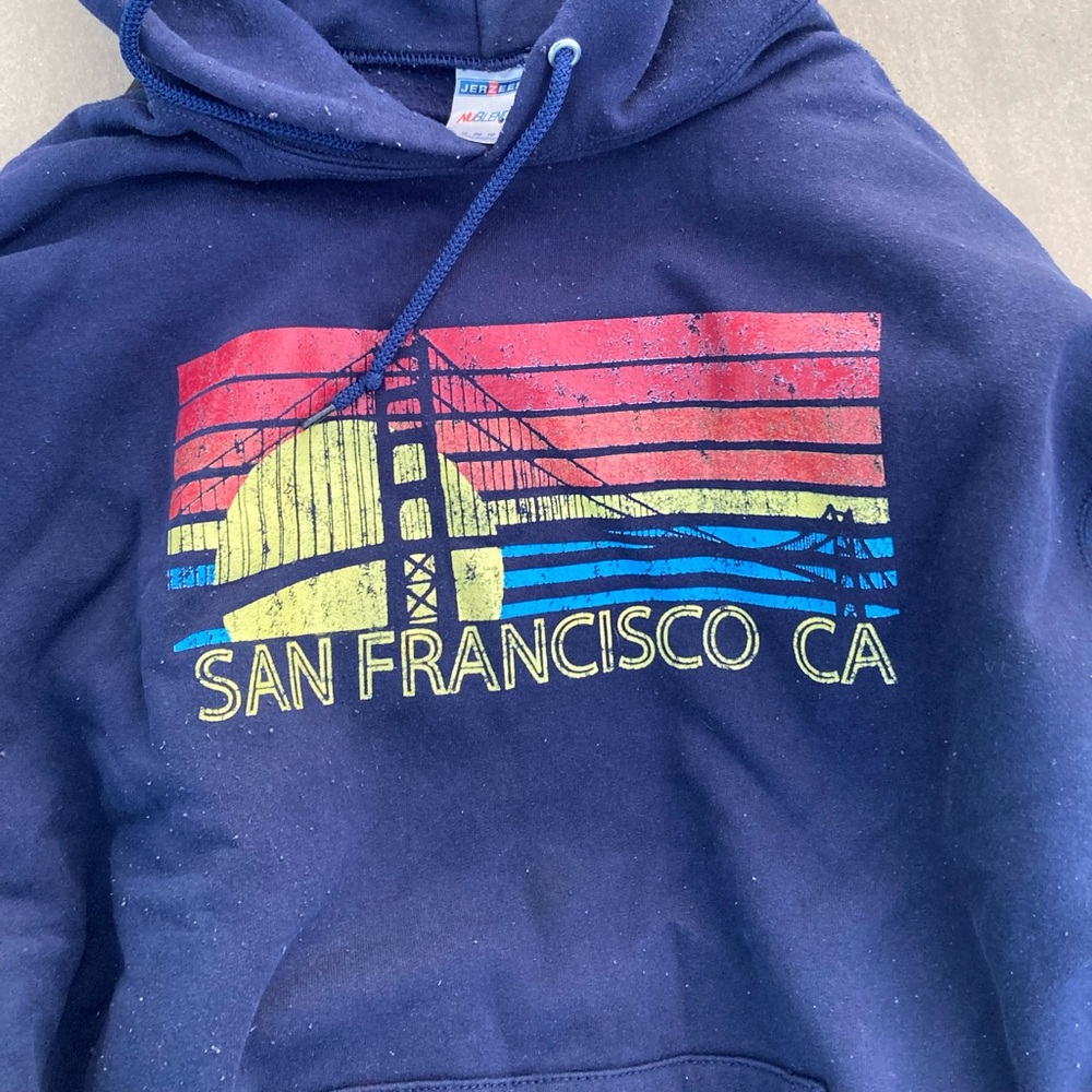 Souvenir kiosk Sweater S.F
